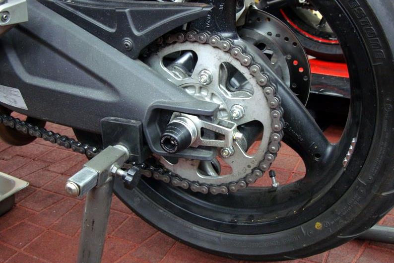 XRT Swingarm slider DUCATI MONSTER 696