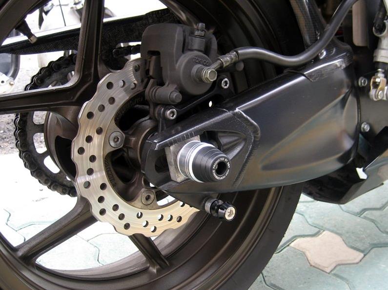 XRT KAWASAKI ZX-10R (06-07) swingarm slider